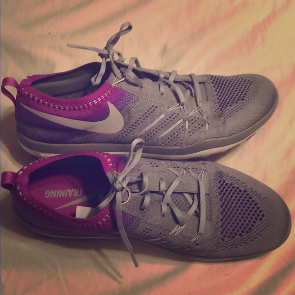 Nike focus flyknit training sneakers